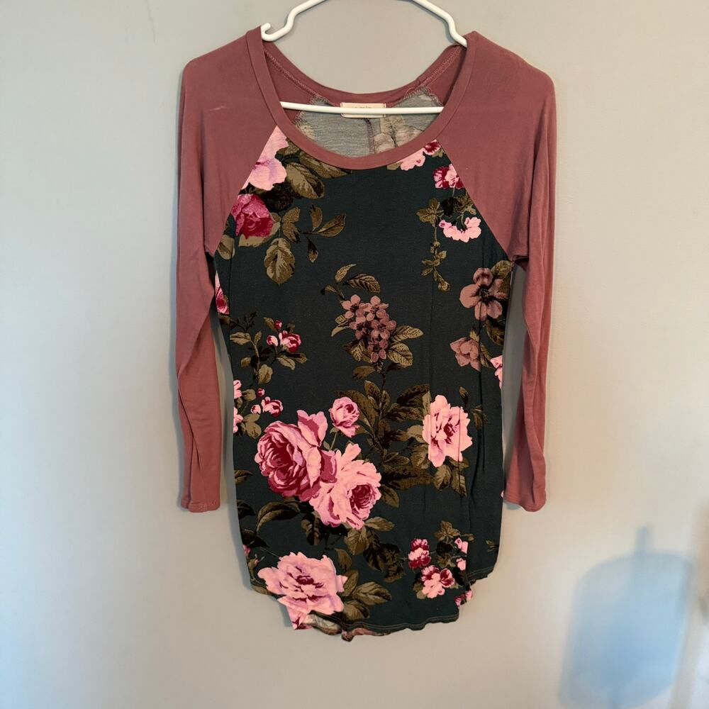 A.gain Boutique Floral Baseball Tee Shirt Size Small